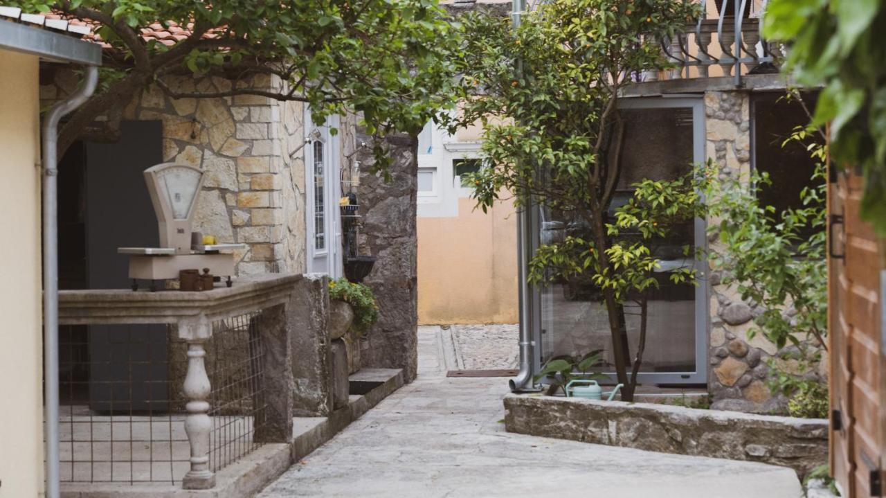 Scardona Rustica, Bed & Breakfast With Jacuzzi, Bbq And Free Parking In Skradin, Krka Apartman Kültér fotó